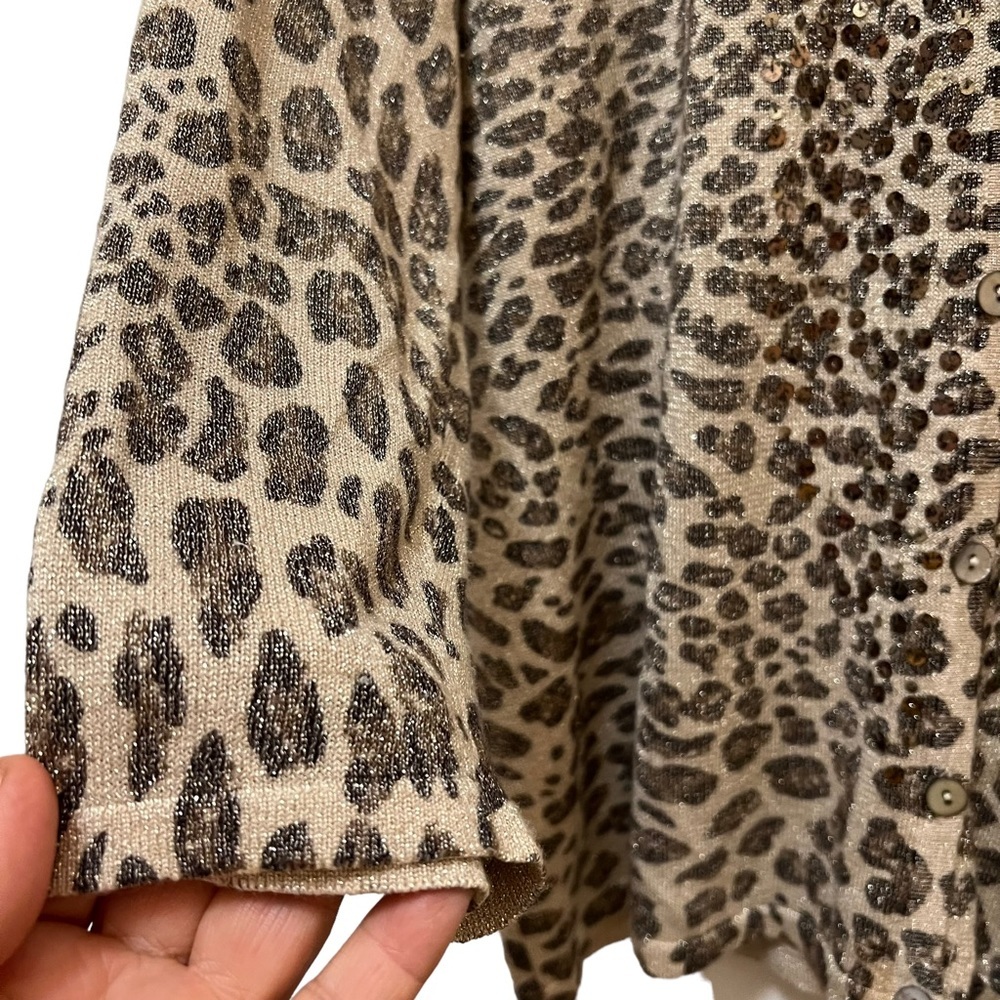 Chico’s Womens Knit Sequined Metallic Cardigan Leopard Print 3/4 sleeve Size 2 - Picture 4 of 8